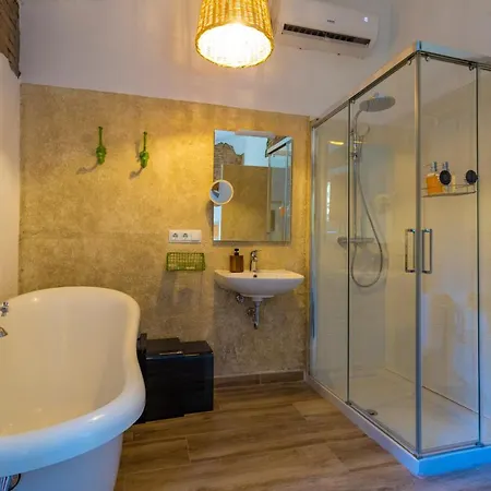 Torre Barcelona Hotel 3*